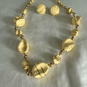 Vintage Elegant Gold and Cream Beaded Necklace Set